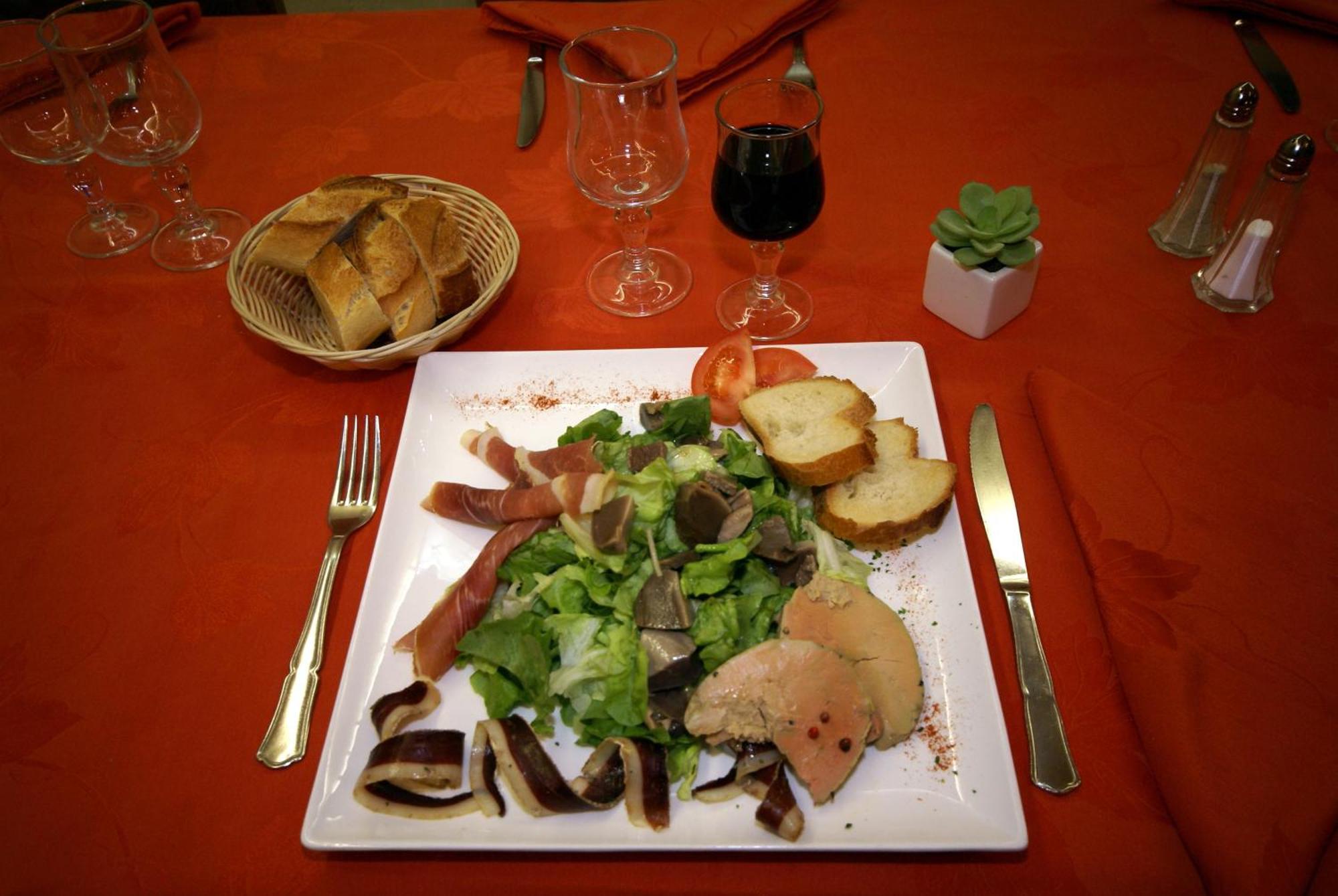 Hotel Restaurant Du Lauragais Logis De France فيلفرانش-دو لوراجيه المظهر الخارجي الصورة